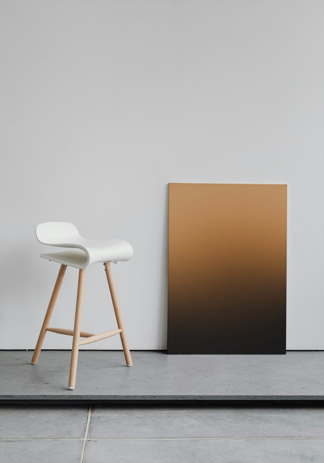 Twilight Transition: Minimalist Gradient from Day to Night