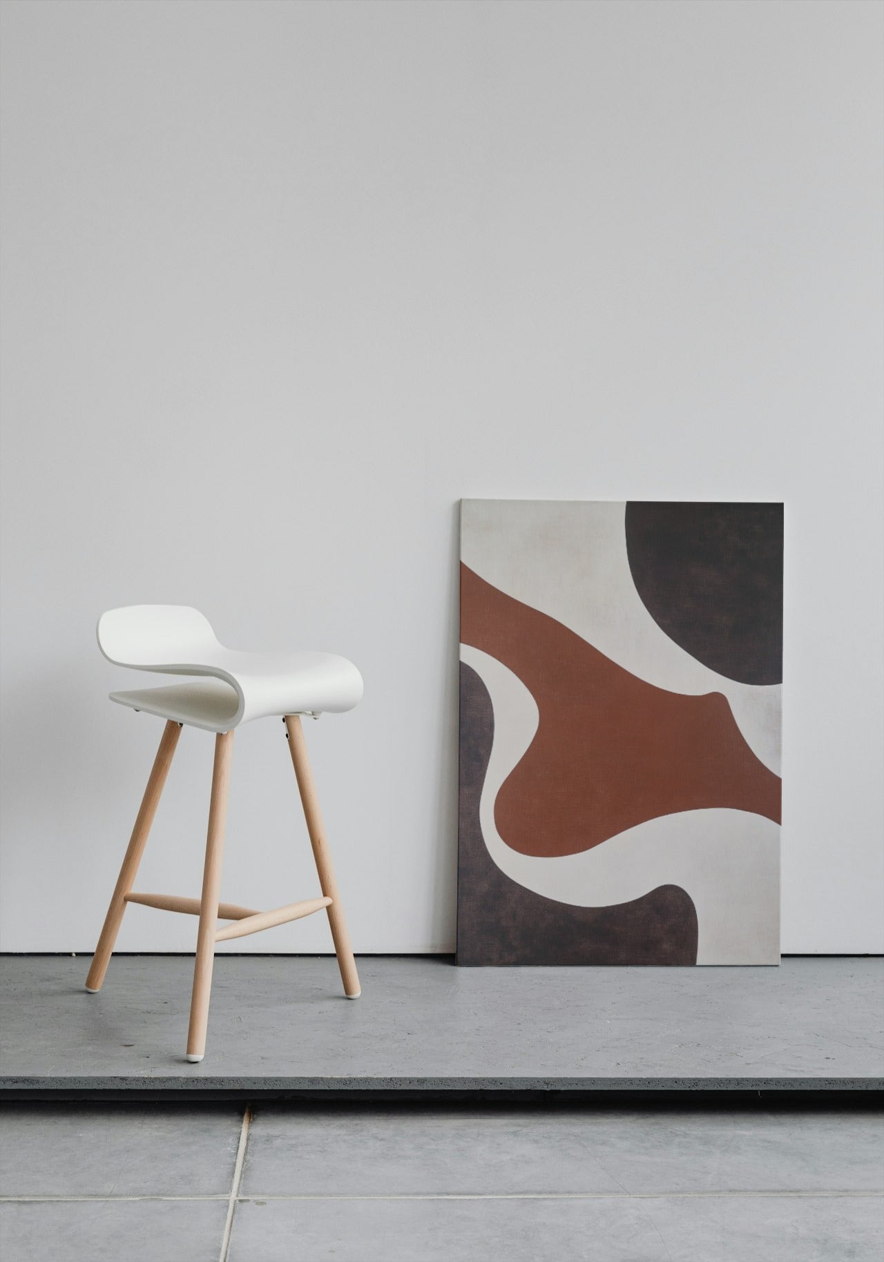 Serene Curves: Minimalist Abstract Elegance