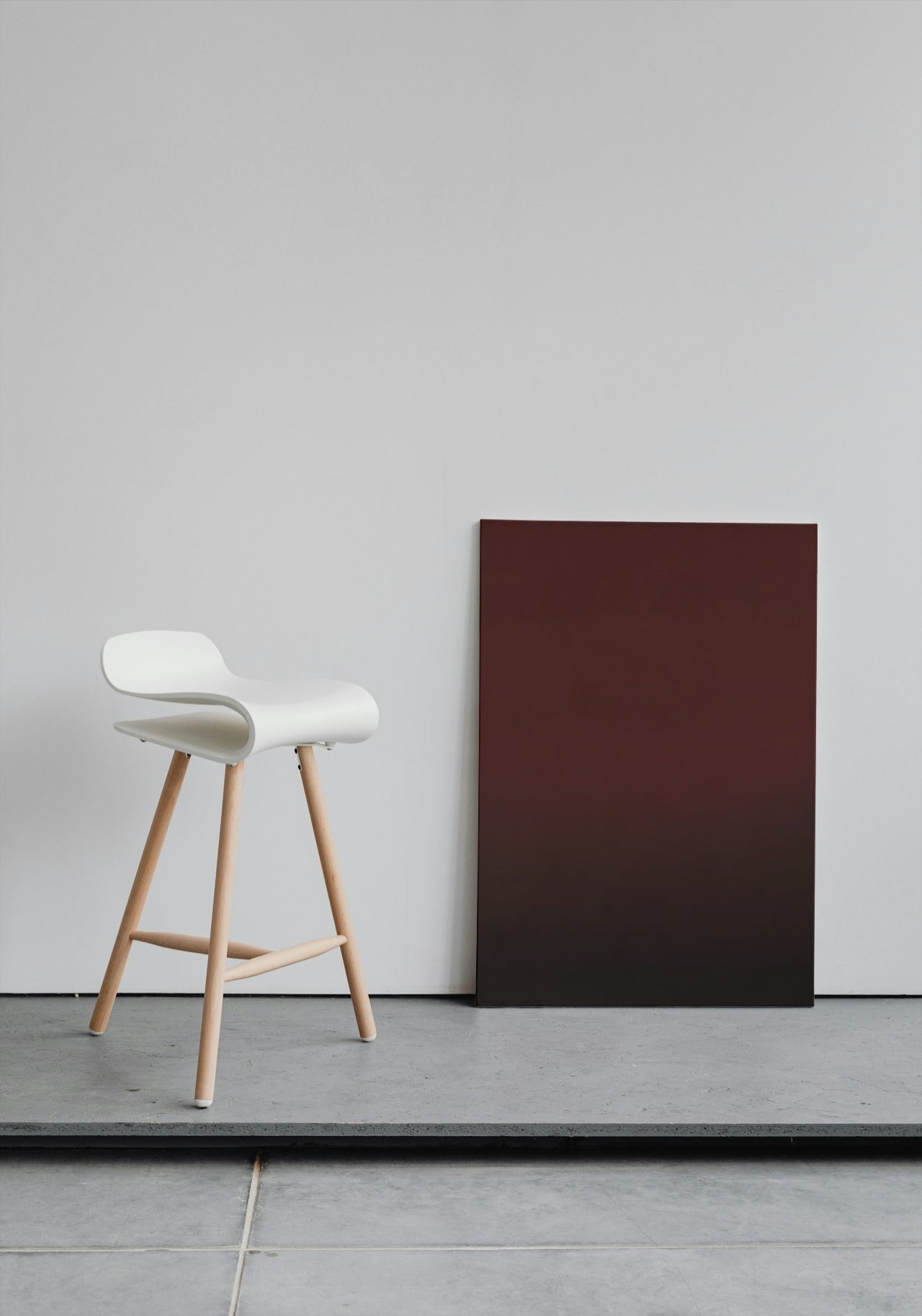 Crimson Canvas: Dark Red Gradient